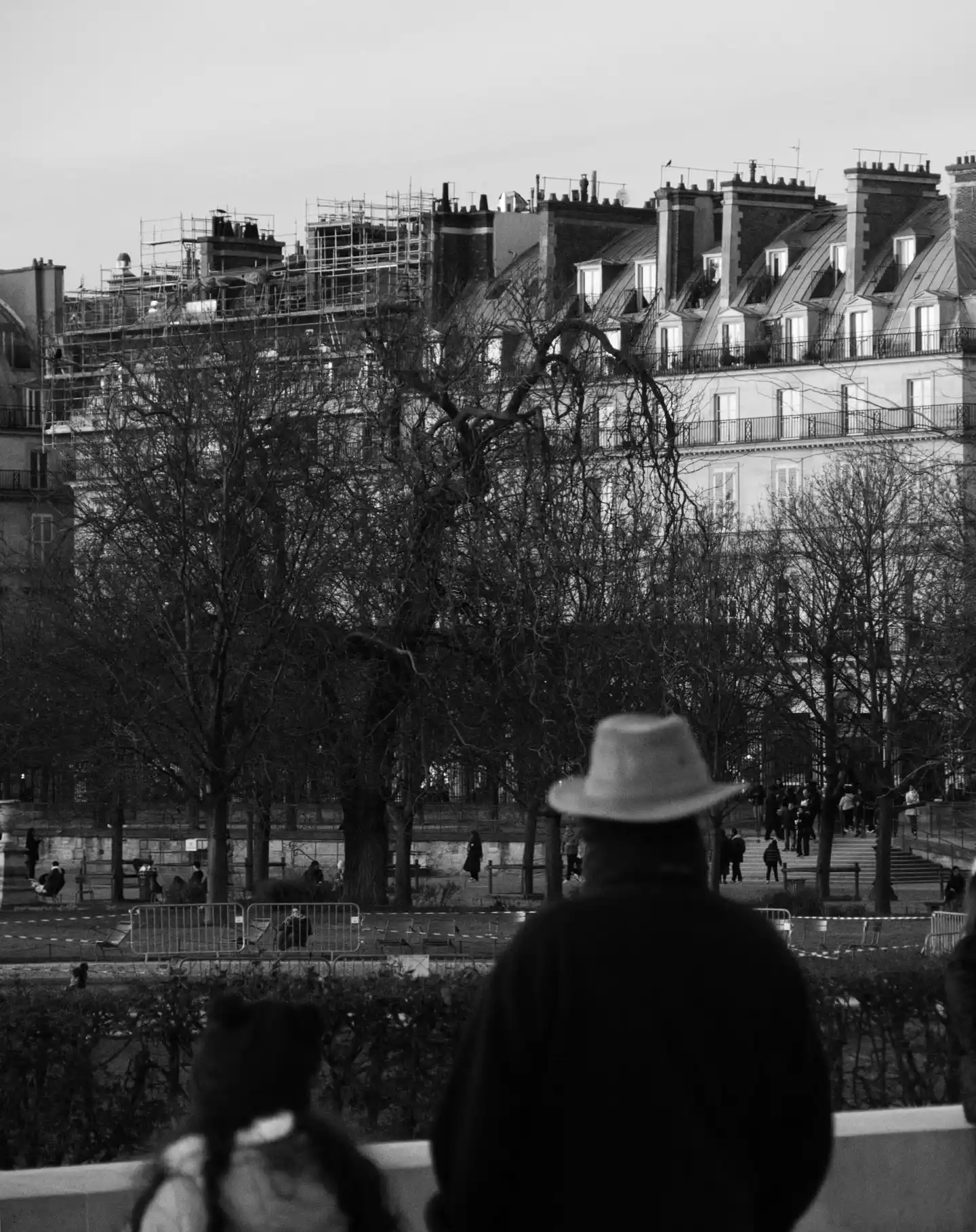 Photographie de rue par Alexis Faupin - Scène nocturne urbaine